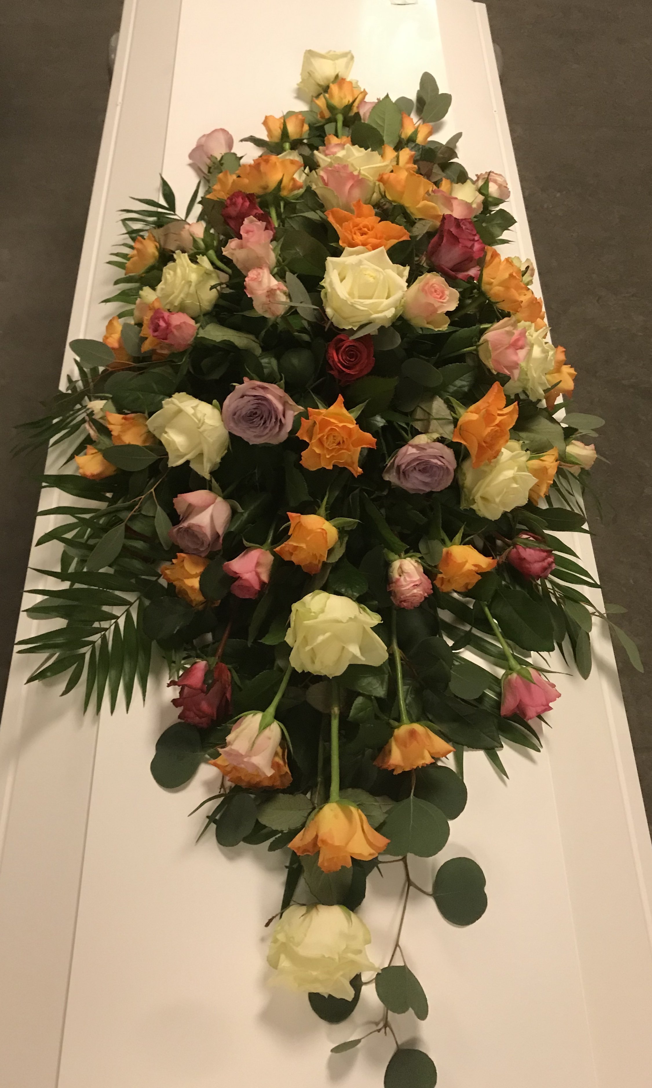 KISTEPYNT MED MIX AF ROSER