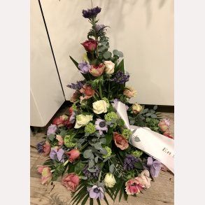 MULTIFARVET DEKORATION 