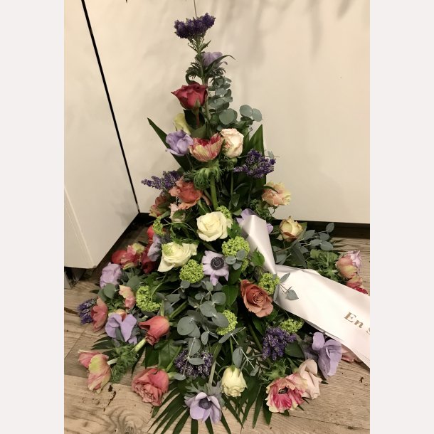 MULTIFARVET DEKORATION 